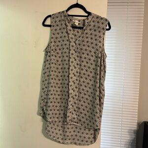 Geometric H&M sleeveless blouse